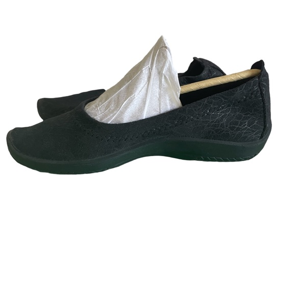 Black Leather Slip on - Picture 2 of 4